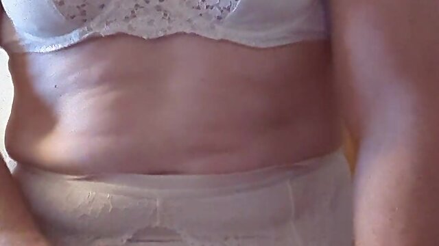 Kneel down and open wide: a sensual pleasure