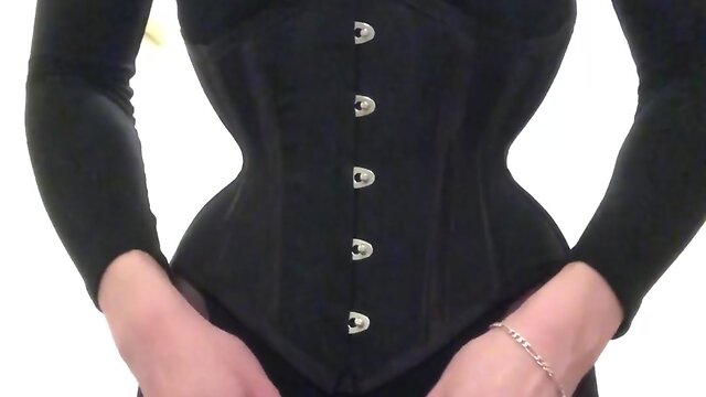 Trapped submissive vigorously ejaculates.