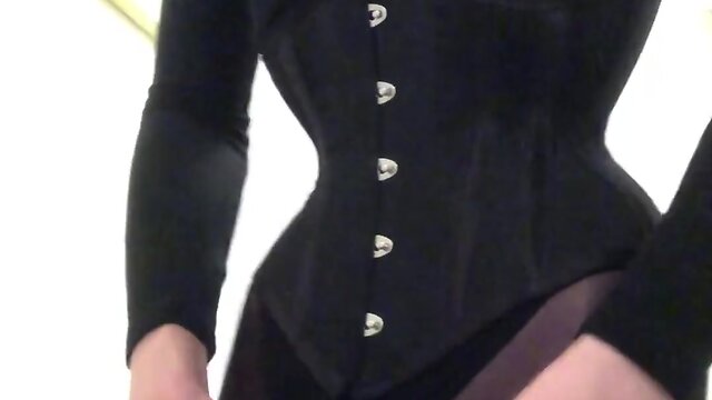 Trapped submissive vigorously ejaculates.