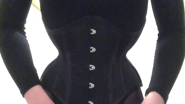 Trapped submissive vigorously ejaculates.