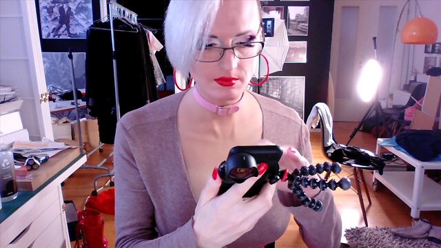 Masturbation techniques to remain erect off-camera