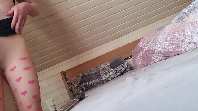 Cumming in pantyhose: a visual exploration