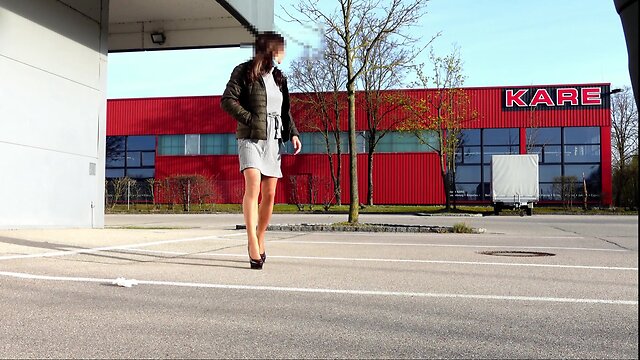 Crossdresser urinates in pantyhose in public