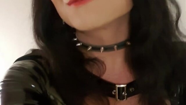 The delicate sissy - feb. 2022