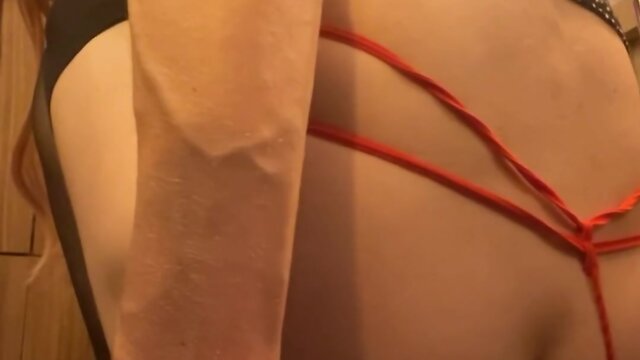 Sannelove199723 displays rear view for viewers