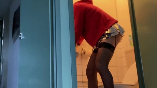 A bathroom break: the need to pee