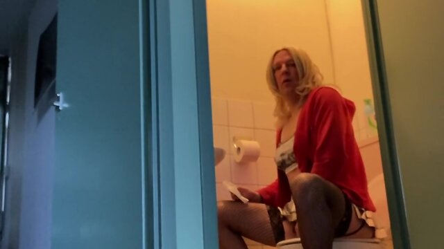 A bathroom break: the need to pee