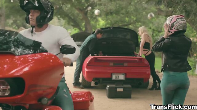 Gia paige left waiting by boyfriends mysterious request