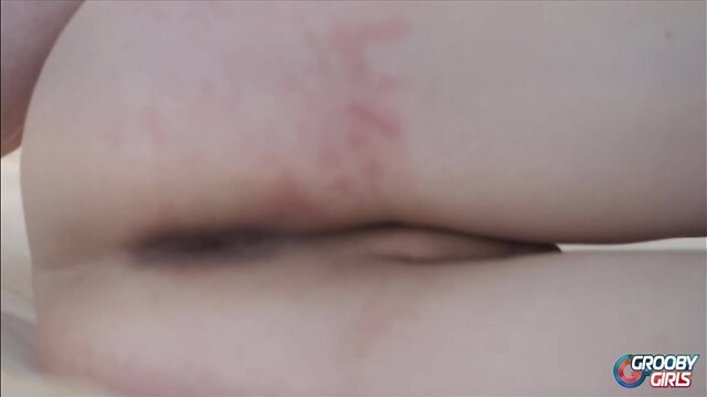 Groobygirls: jade slade - going small