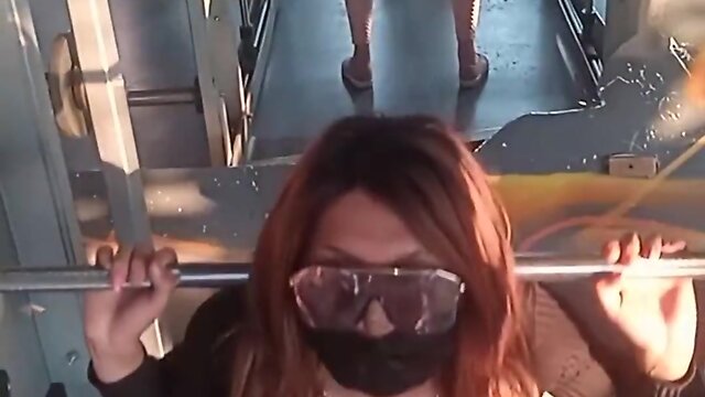 Shemale exercises at gym and offers sexual payment