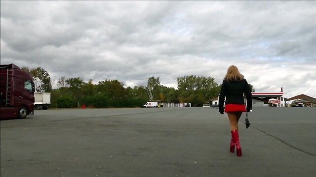 Moniques transformation - do i look like a cheap street whore now?