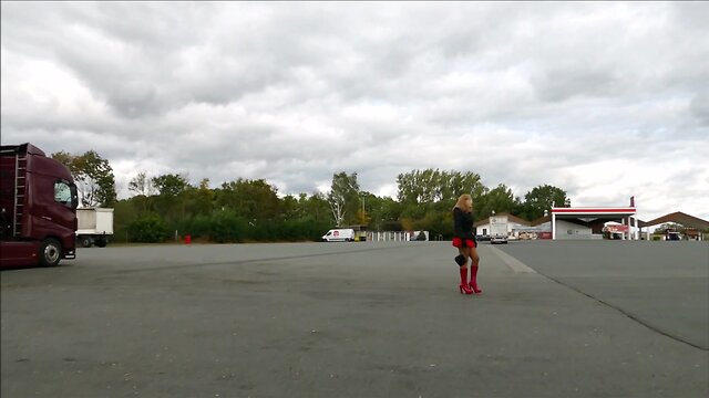 Moniques transformation - do i look like a cheap street whore now?