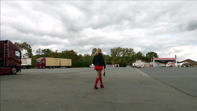 Moniques transformation - do i look like a cheap street whore now?