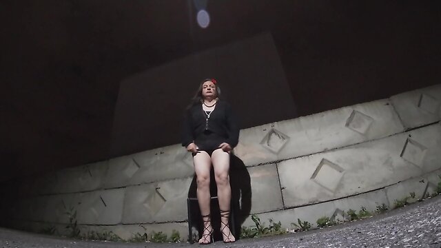 Exploring cross dressing and outdoors at night: willingness to engage in oral activity