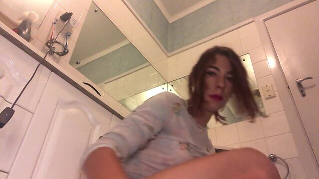 Tslucylux gets creative with a messy challenge