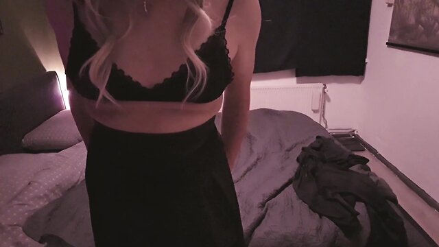 Xsannetjuhx stripping for boyfriend requesting larger breasts