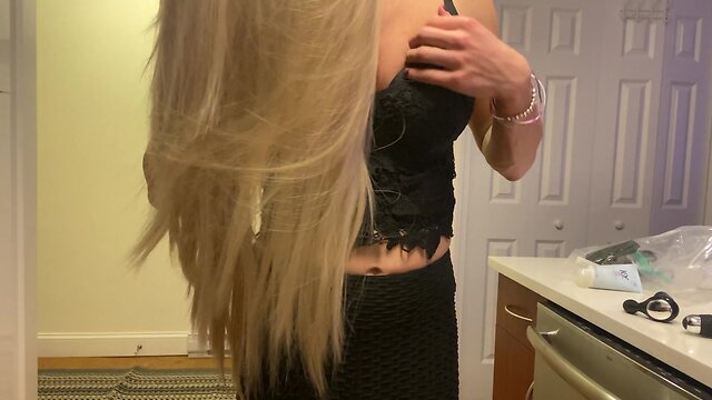 Crossdressing into a slutty blonde look