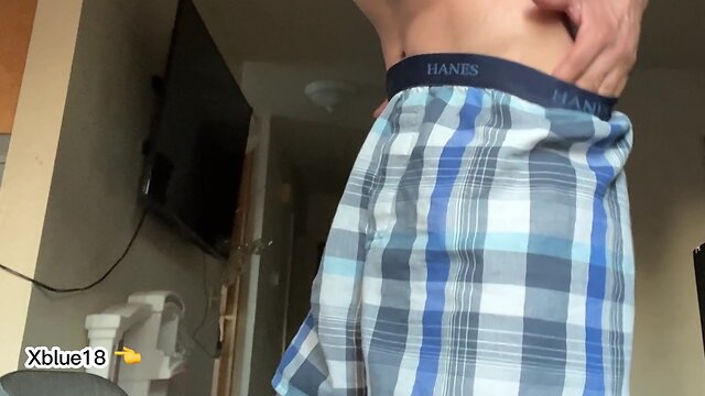 Nude shemale flaunting body for hot guys