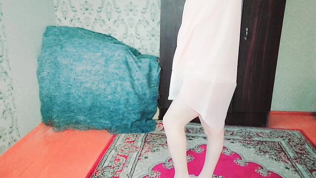 Sultry rose white-clad ladyboy, blonde bombshell, shemale cosplayer, crossdresser, model kitty