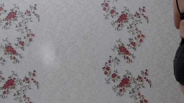 Hot shemale model crossdresser sissy homemade amateur dancer and cosplayer: bubble butt