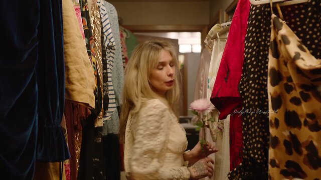 Exploring the possibilities of intimacy in a secluded space