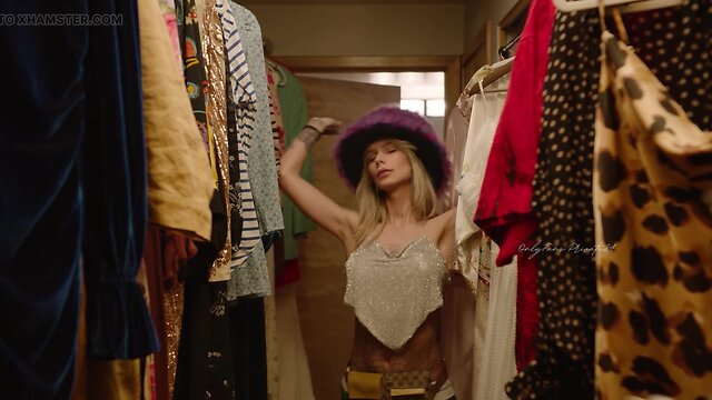 Exploring the possibilities of intimacy in a secluded space