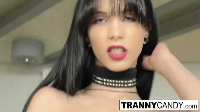 Kalliny nomura: sexy brunette trans masturbation