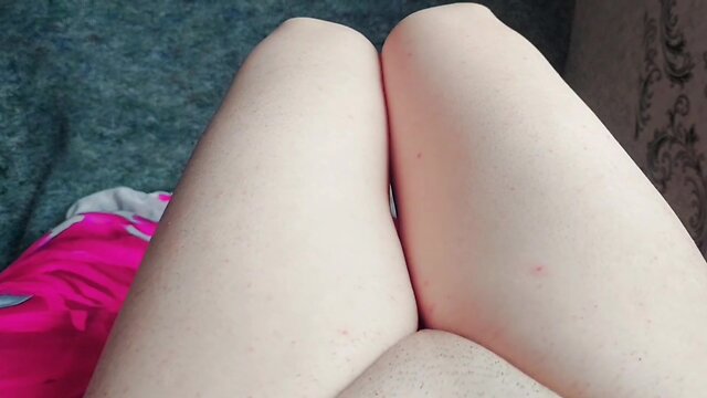 Double handless shemale ladyboy with cute white thighs cumshot