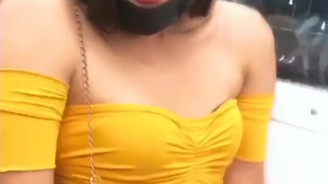 Natalia in the subway: amateur porn