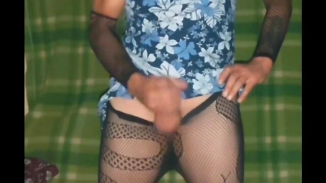 Zzs love for snake pattern pantyhose: do i need you? id die to find out!