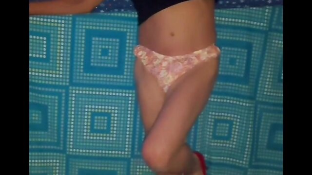 Zz experiences cum squirting joy