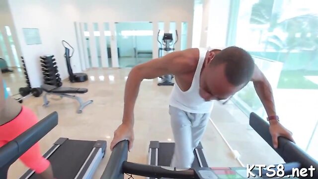 Trannys gaping rear in action