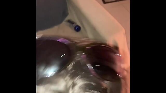 Leatravchienne apprécie les gros pénis noirs