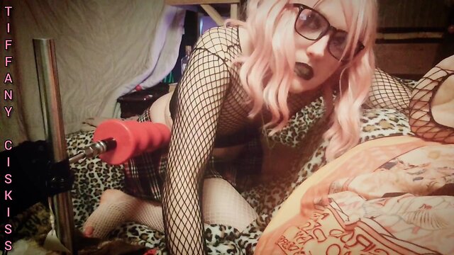 Tiffany ciskiss anal machine fucking xl dildo