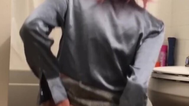 Cosplayer enjoys riding cock