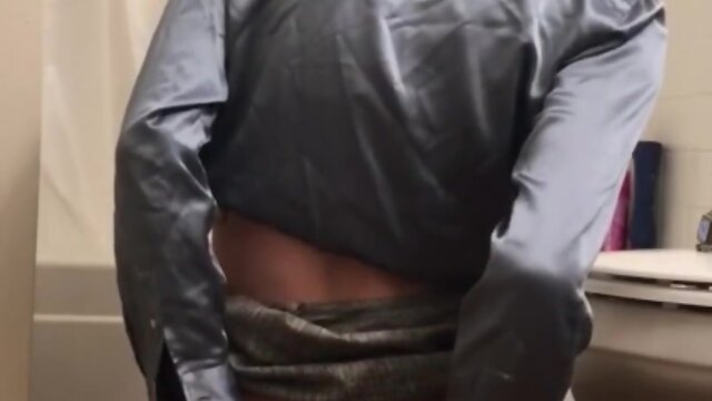 Cosplayer enjoys riding cock