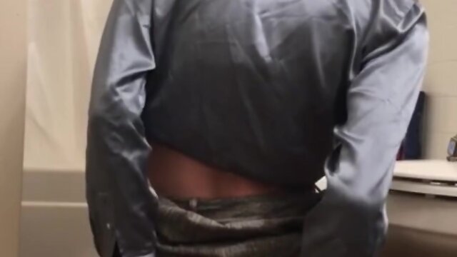 Cosplayer enjoys riding cock