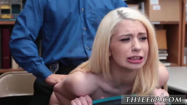 Transgender police officer tries to stop a robbery