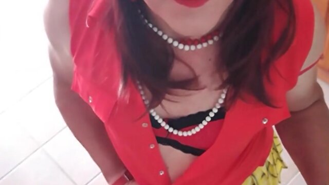 Pretty little yellow pleated skirt