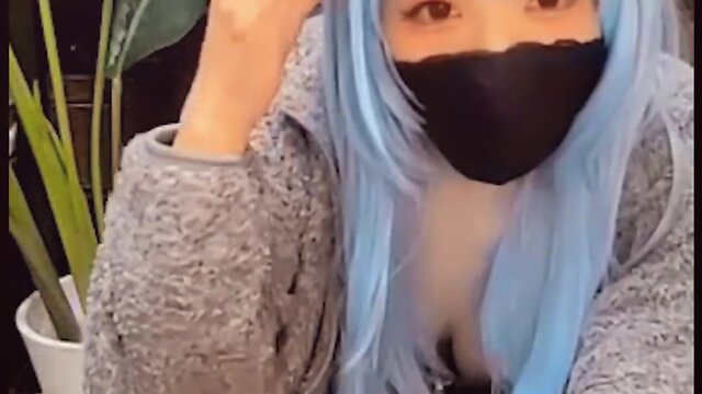 Transvestites chatting in solo video