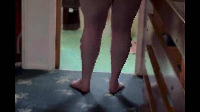 Seductive teaser with explosive finish!