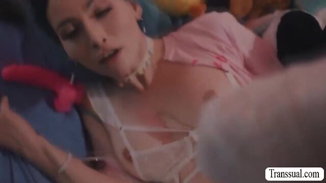 Or womants toyed and analed by friend