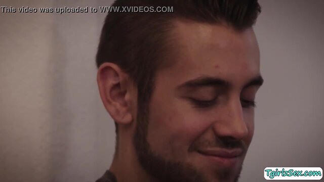 Daisy taylor jerks tranny dick while deepthroating big cock