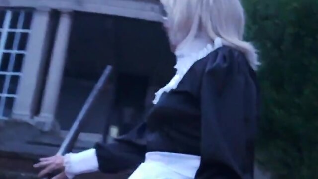 Exploring the seaside: part 1 of satin maids journey