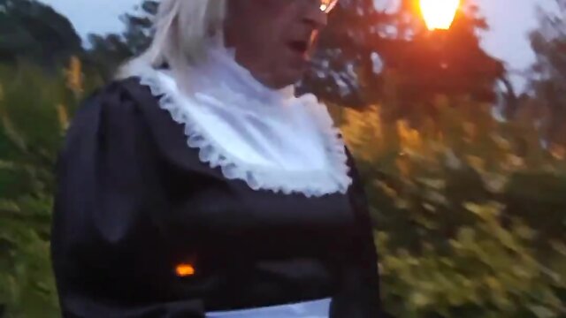 Exploring the seaside: part 1 of satin maids journey