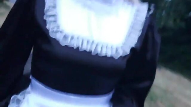 Exploring the seaside: part 1 of satin maids journey