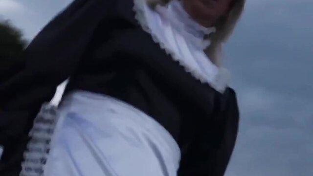 Exploring the seaside: part 1 of satin maids journey