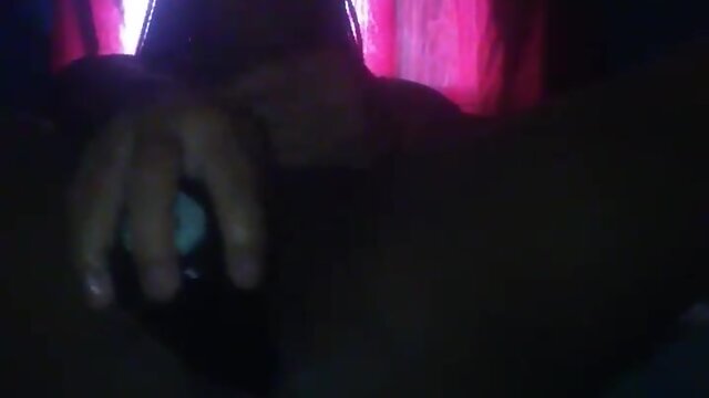 Experimentando um consolo de 22cm no ânus!