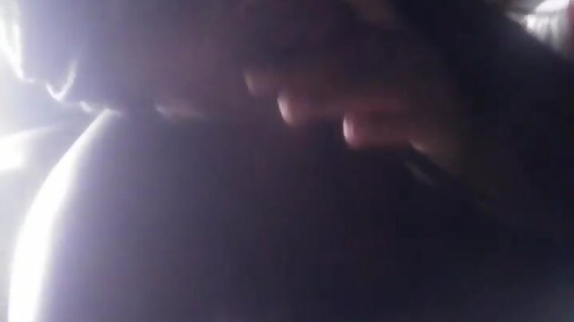 Experimentando um consolo de 22cm no ânus!