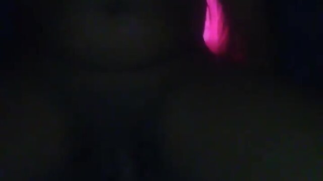 Experimentando um consolo de 22cm no ânus!